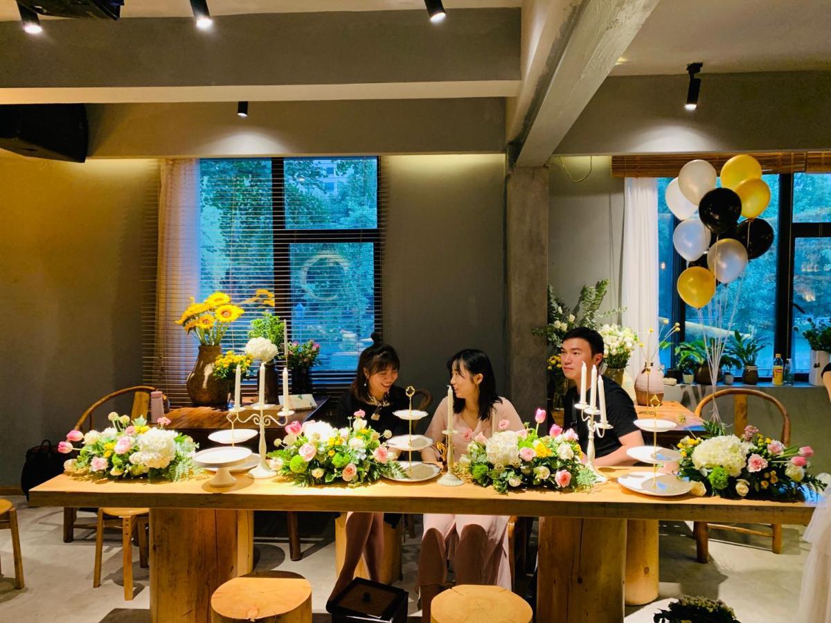 Moonlight Hotel เฉิงตู ภายนอก รูปภาพ